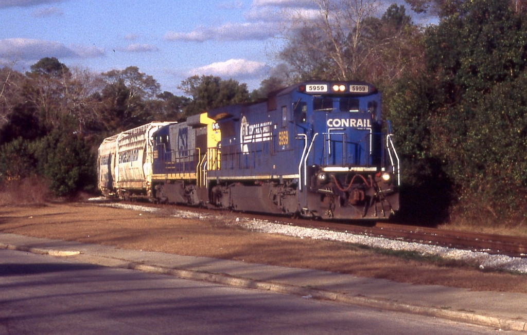 CSX 5959 pushing M740 to the mine